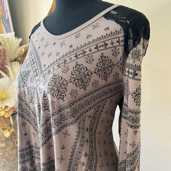 Y2K Whimsygoth Studded Lace Flowy Abstract Black & Brown Long Sleeve Top - Picture 2 of 11